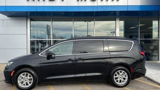 2022 Chrysler Pacifica Touring L — Minivan — 80,055 mi — Indianapolis, IN