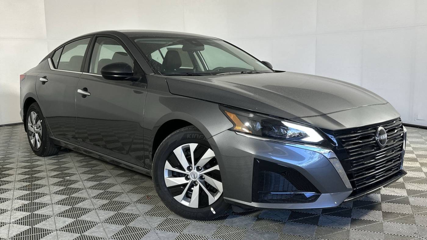 2025 Nissan Altima S — Sedan — 10 mi — Palmetto Bay, FL