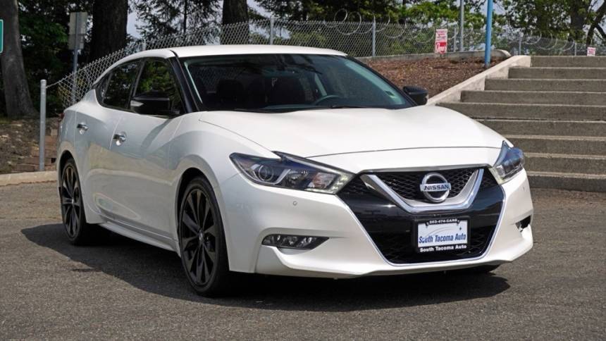 2017 Nissan Maxima SR