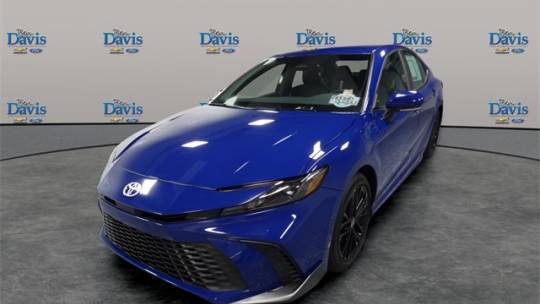 2025 Toyota Camry SE — Sedan — 6,272 mi — Auburn, IN