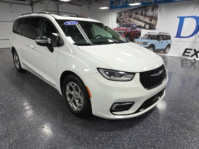 2023 Chrysler Pacifica Limited — Minivan — 66,359 mi — Auburn, IN