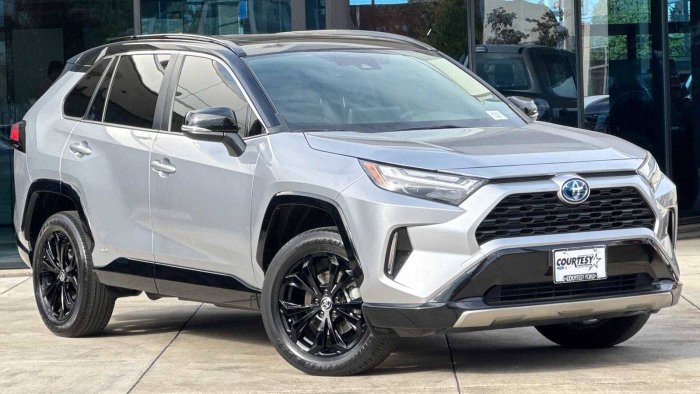 2023 Toyota RAV4 Hybrid XSE — SUV — 31,196 mi — Portland, OR