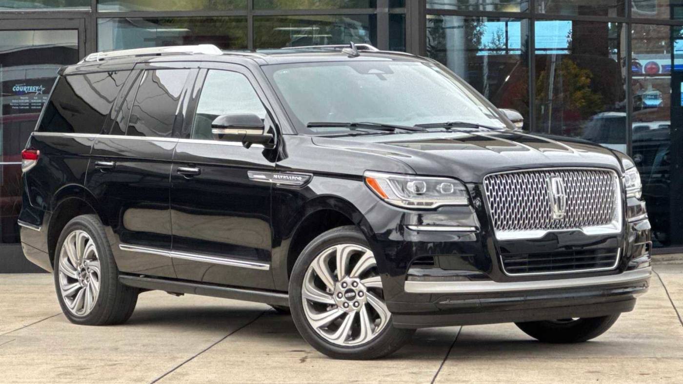 2023 Lincoln Navigator Reserve — SUV — 40,338 mi — Portland, OR