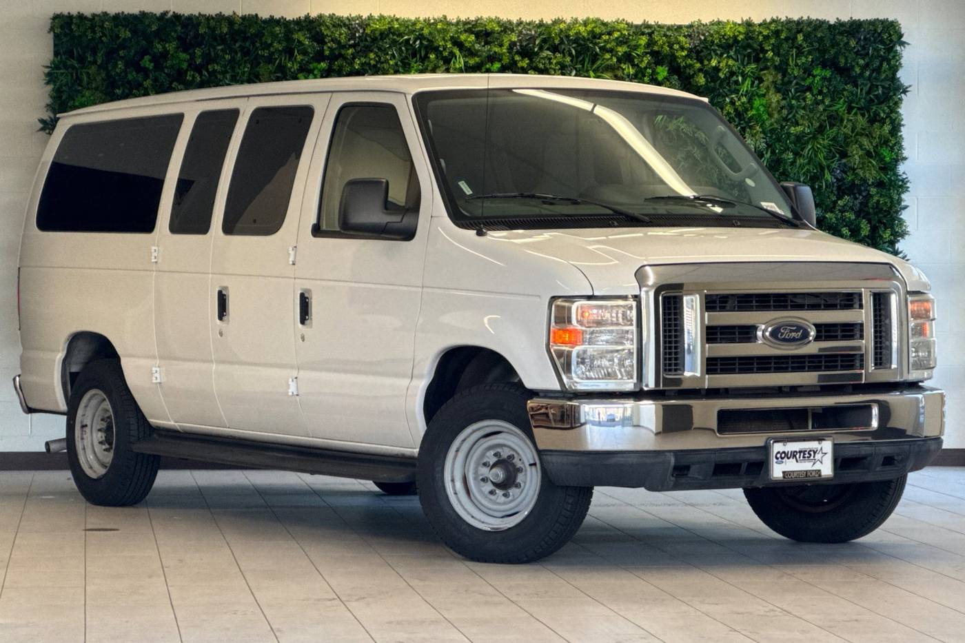 2012 Ford Econoline Wagon E-150 XLT