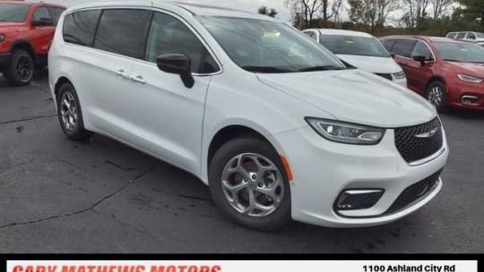 2024 Chrysler Pacifica Limited — Minivan — 14,455 mi — Clarksville, TN