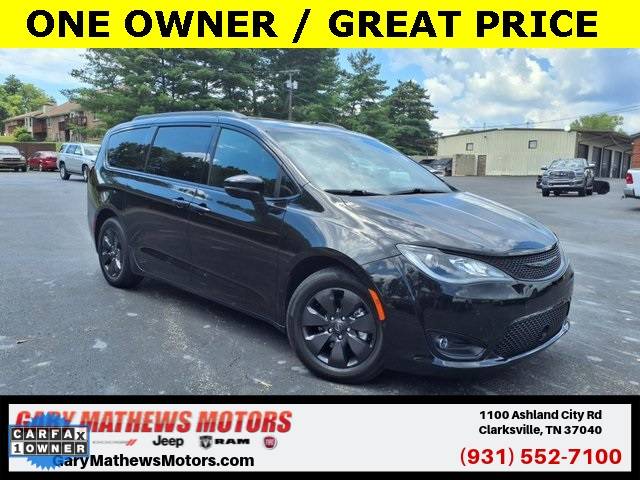 2020 Chrysler Pacifica Hybrid Limited — Minivan — 41,667 mi — Clarksville, TN