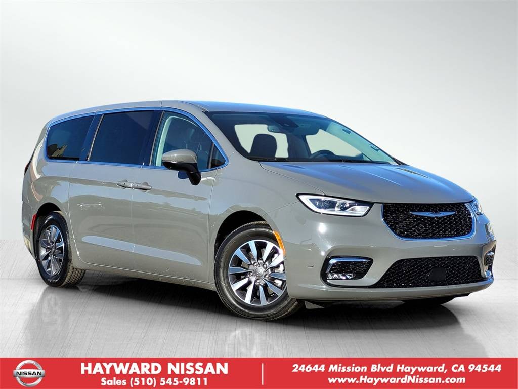 2023 Chrysler Pacifica Hybrid Touring L — Minivan — 39,571 mi — HAYWARD, CA