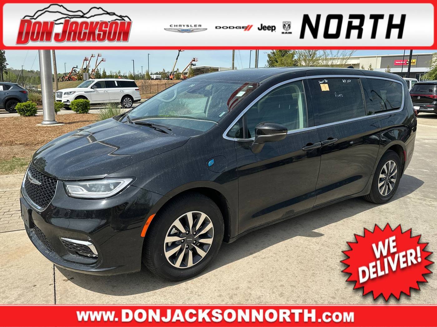 2023 Chrysler Pacifica Hybrid Touring L — Minivan — 68,333 mi — Cumming, GA