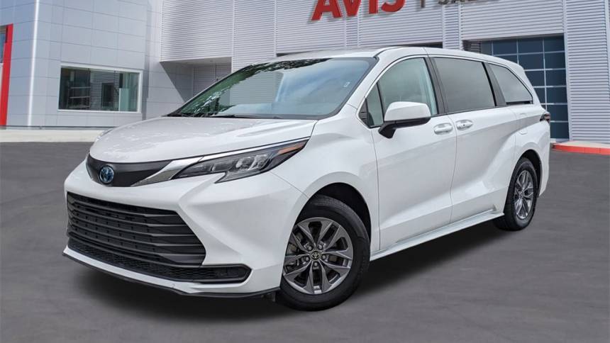 2024 Toyota Sienna LE — Minivan — 30,390 mi — Jacksonville, FL