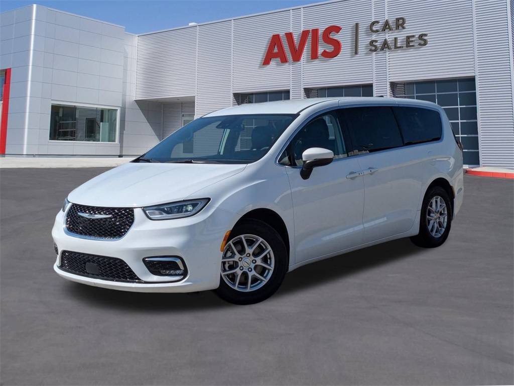 2023 Chrysler Pacifica Touring L — Minivan — 62,095 mi — Houston, TX