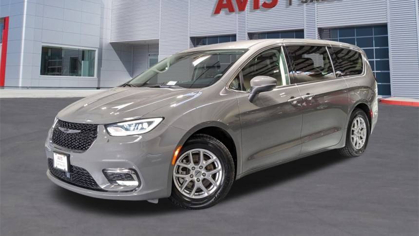 2023 Chrysler Pacifica Touring L — Minivan — 69,139 mi — Houston, TX