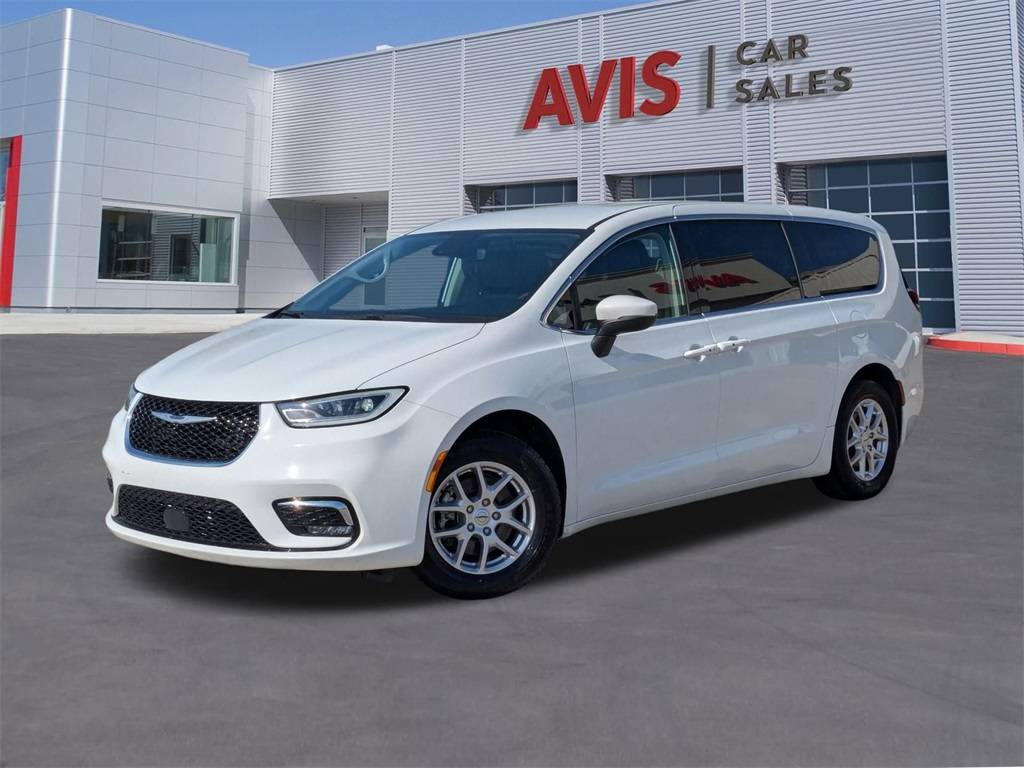 2023 Chrysler Pacifica Touring L — Minivan — 68,383 mi — Houston, TX