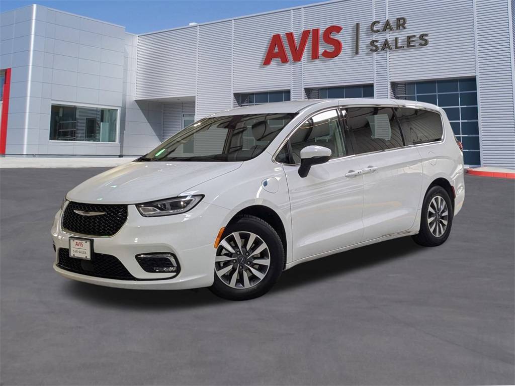 2023 Chrysler Pacifica Hybrid Touring L — Minivan — 57,759 mi — Houston, TX