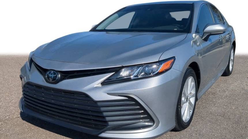 2022 Toyota Camry LE — Sedan — 15,690 mi — Wesley Chapel, FL