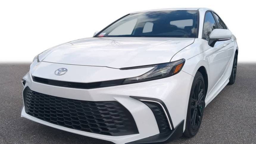 2025 Toyota Camry LE — Sedan — 4,980 mi — Wesley Chapel, FL