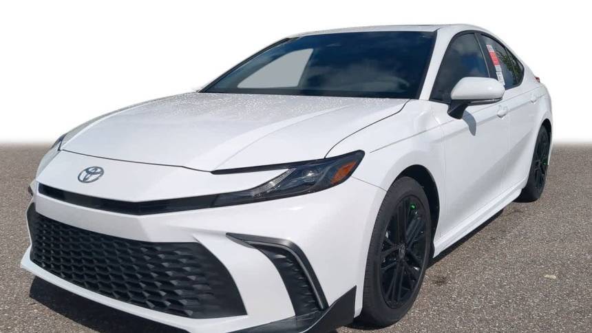 2025 Toyota Camry SE — Sedan — 2,340 mi — Wesley Chapel, FL