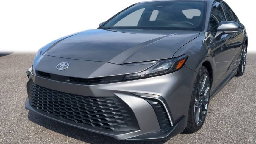 2025 Toyota Camry SE — Sedan — 4,018 mi — Wesley Chapel, FL