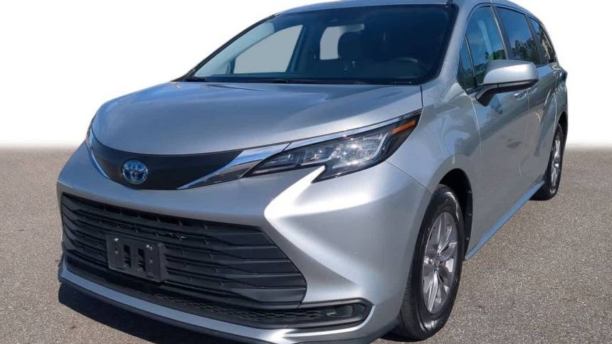 2023 Toyota Sienna LE — Minivan — 42,534 mi — Wesley Chapel, FL