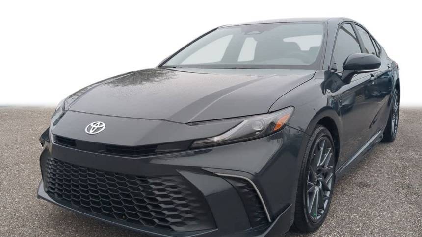 2025 Toyota Camry SE — Sedan — 2,290 mi — Wesley Chapel, FL