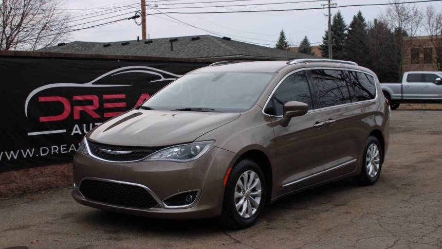 2018 Chrysler Pacifica Touring L Plus — Minivan — 131,723 mi — Shelby Township, MI