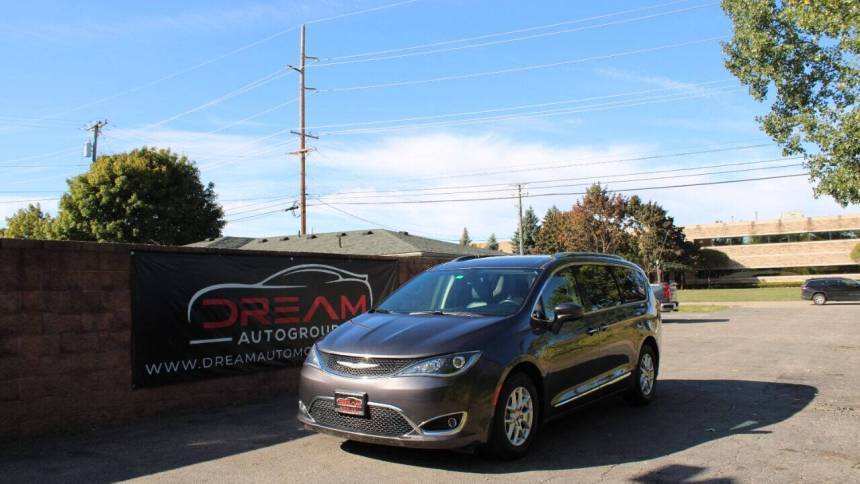 2020 Chrysler Pacifica Touring L — Minivan — 77,636 mi — Shelby Township, MI
