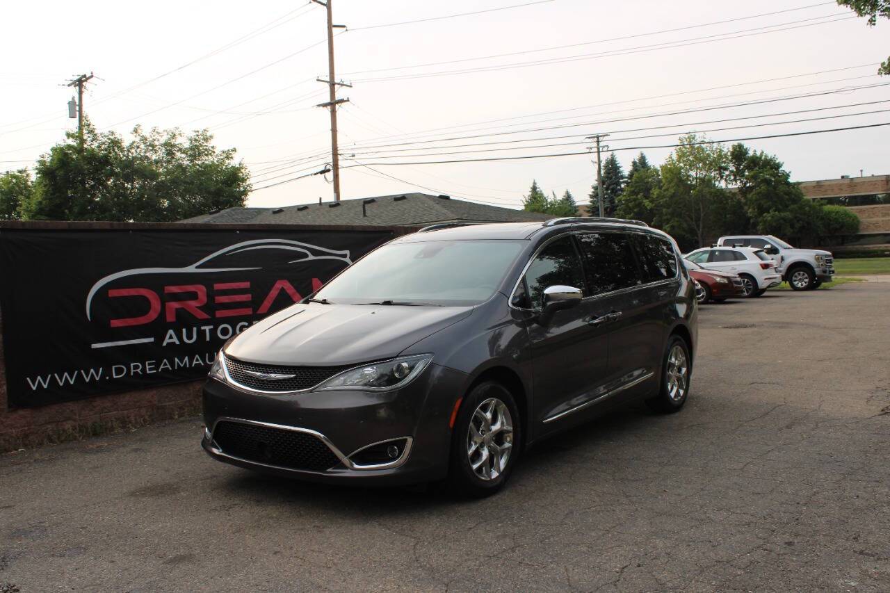 2017 Chrysler Pacifica Limited — Minivan — 153,100 mi — Shelby Township, MI