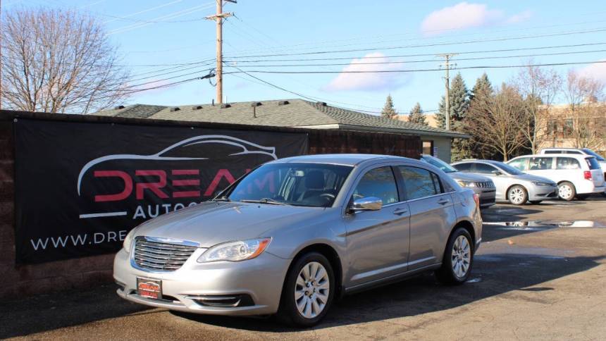 2013 Chrysler 200 LX — Sedan — 80,702 mi — Shelby Township, MI