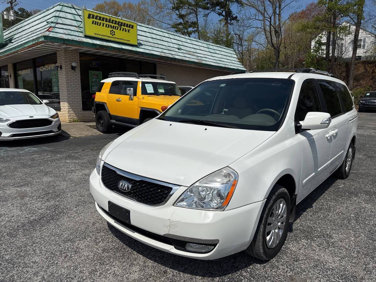 2014 Kia Sedona LX — Minivan — 97,235 mi — East Ridge, TN