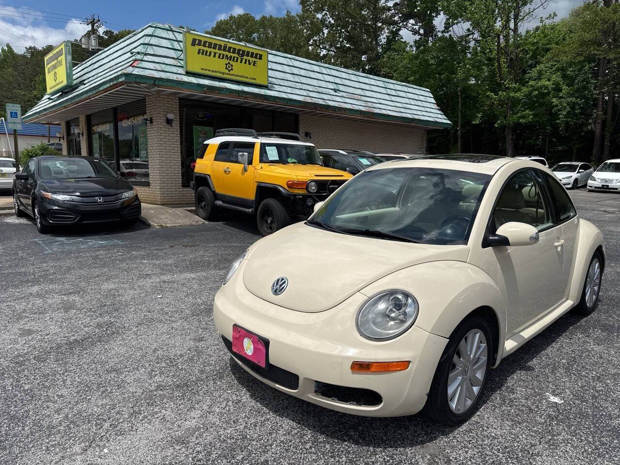 2008 Volkswagen New Beetle SE — Hatchback — 153,636 mi — East Ridge, TN