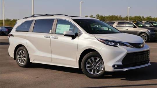 2024 Toyota Sienna XLE — Minivan — 31,474 mi — Wichita Falls, TX