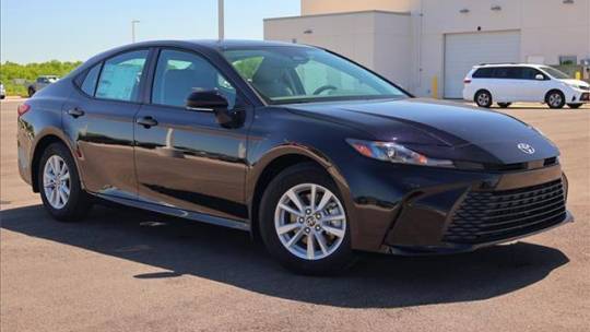 2025 Toyota Camry Hybrid LE — Sedan — 25,179 mi — Wichita Falls, TX