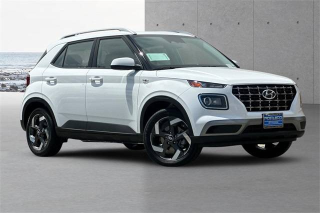 2025 Hyundai Venue SEL — SUV — 77 mi — Seaside, CA