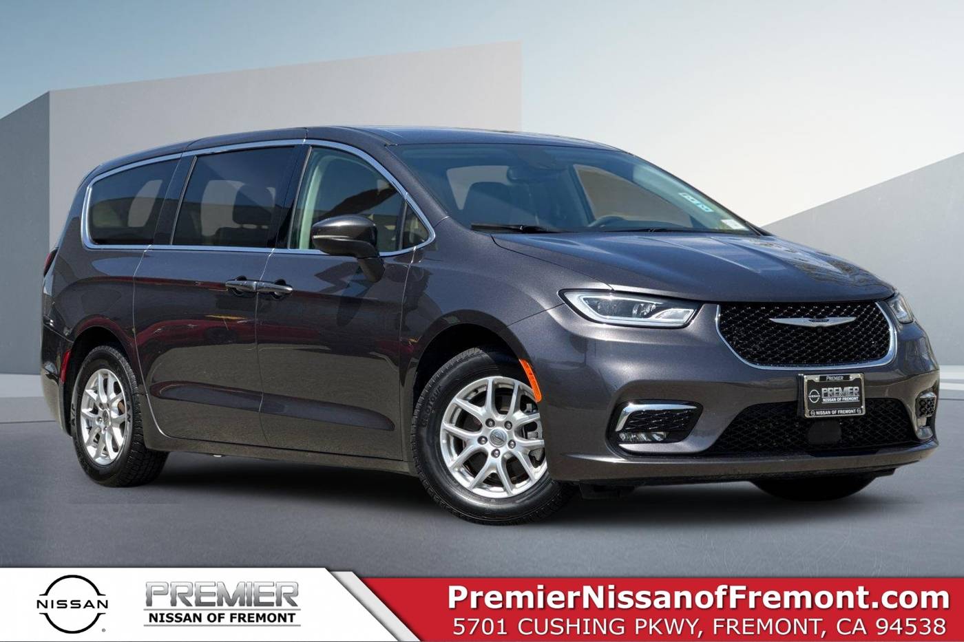 2023 Chrysler Pacifica Touring L — Minivan — 68,808 mi — Seaside, CA
