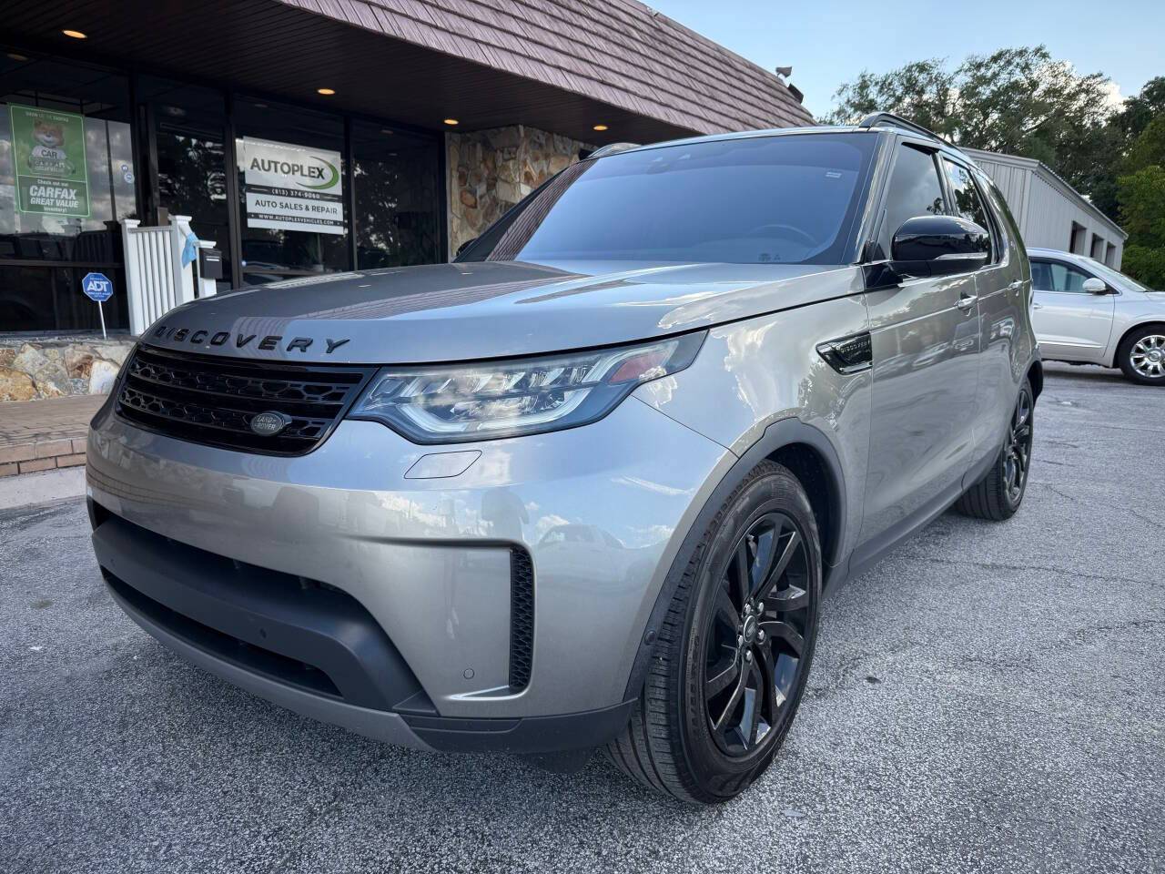 2019 Land Rover Discovery SE — SUV — 49,239 mi — Tampa, FL