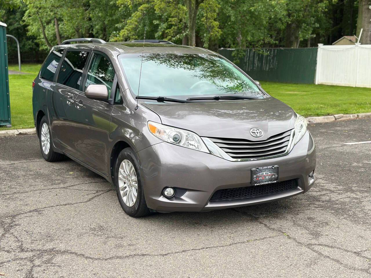 2013 Toyota Sienna XLE — Minivan — 158,901 mi — Rahway, NJ