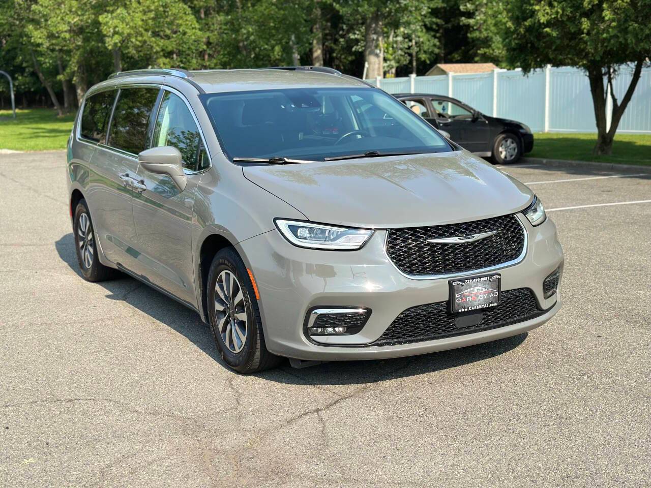2021 Chrysler Pacifica Touring L — Minivan — 201,576 mi — Rahway, NJ