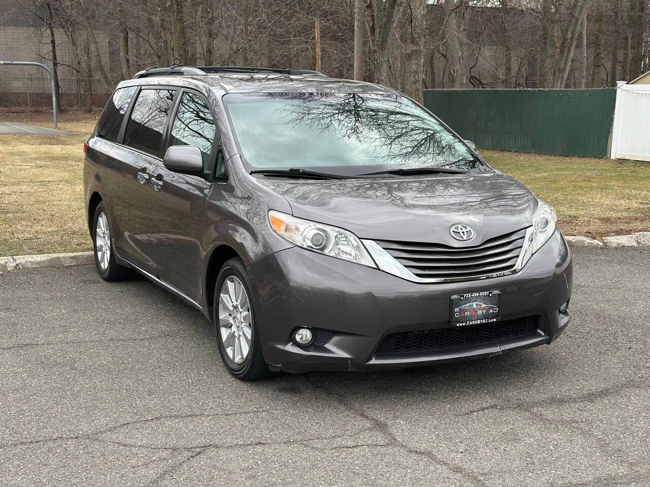 2011 Toyota Sienna XLE — Minivan — 131,334 mi — Rahway, NJ