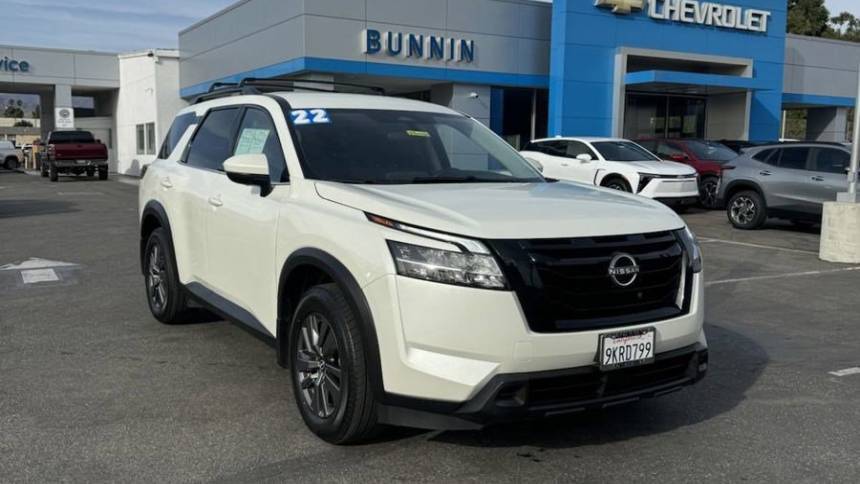 2022 Nissan Pathfinder SV — SUV — 53,025 mi — Santa Paula, CA