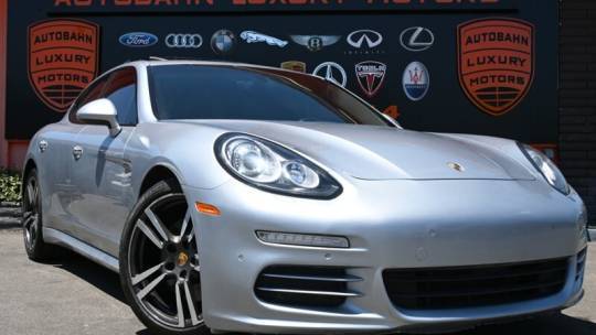 2016 Porsche Panamera Standard