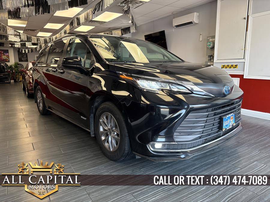 2021 Toyota Sienna XLE — Minivan — 293,750 mi — Brooklyn, NY