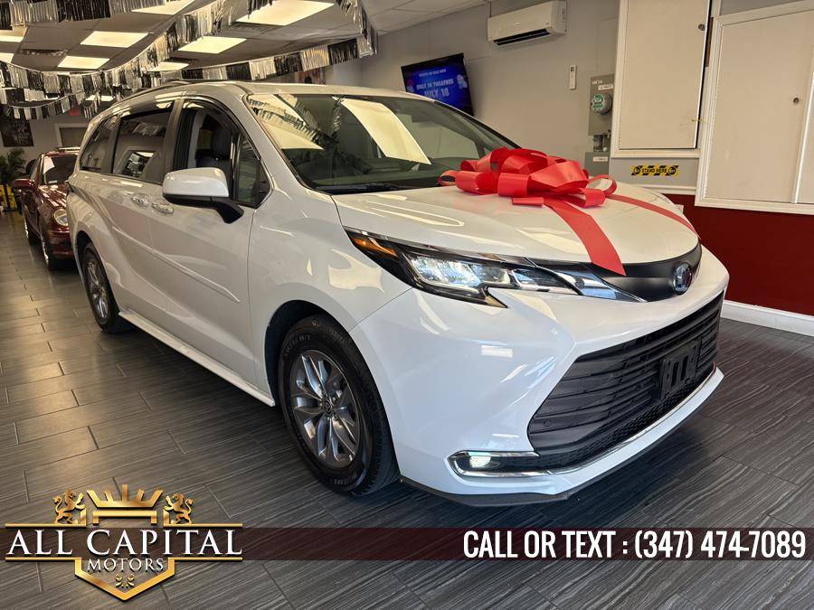 2022 Toyota Sienna XLE — Minivan — 83,599 mi — Brooklyn, NY