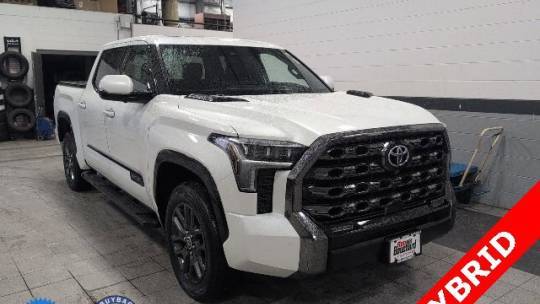 2022 Toyota Tundra Hybrid Platinum — Pickup Truck — 32,605 mi — Fitchburg, MA