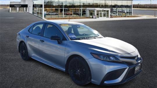 2022 Toyota Camry SE — Sedan — 54,068 mi — Antioch, IL