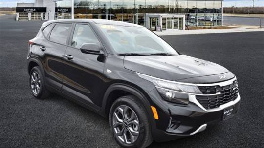 2024 Kia Seltos LX — SUV — 9,805 mi — Antioch, IL