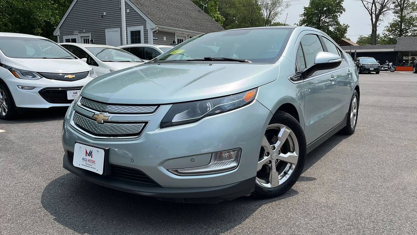 2012 Chevrolet Volt Base — Sedan — 81,410 mi — West Bridgewater, MA