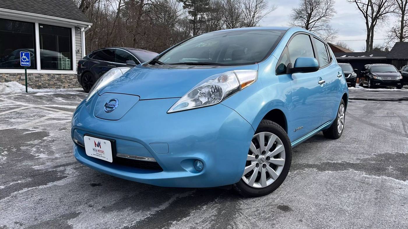 2015 Nissan LEAF S — Hatchback — 41,037 mi — West Bridgewater, MA