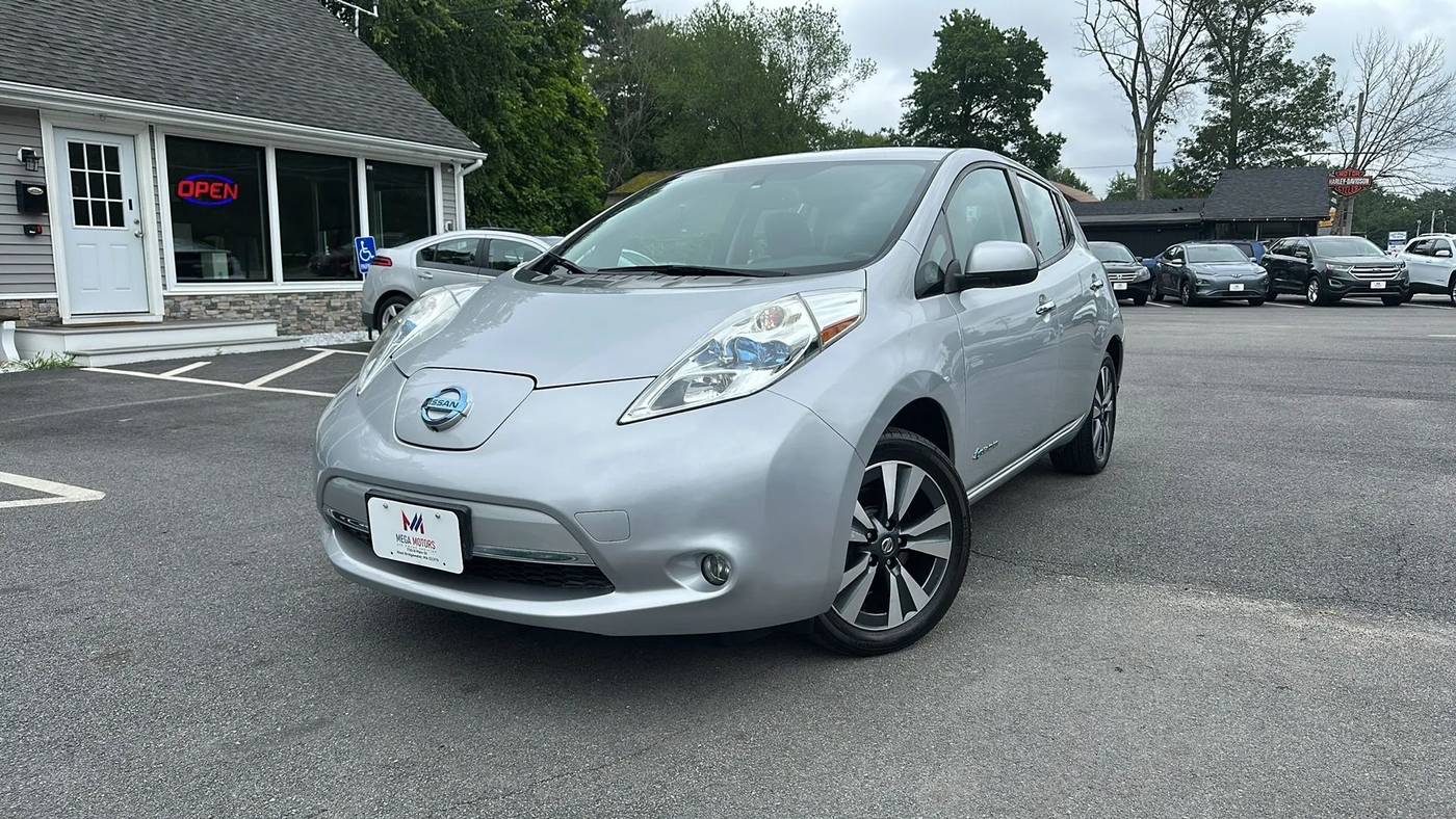 2016 Nissan LEAF SL — Hatchback — 62,525 mi — West Bridgewater, MA
