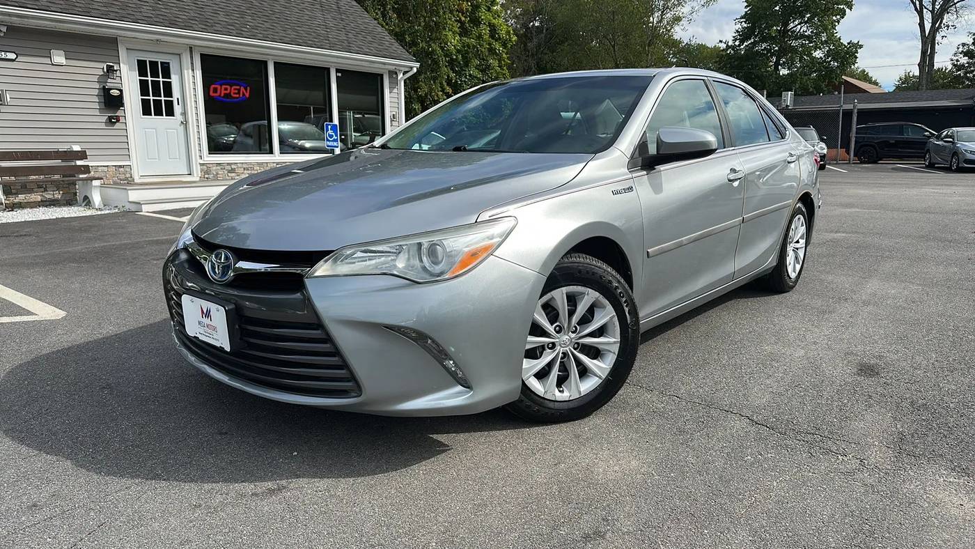 2016 Toyota Camry Hybrid LE — Sedan — 76,957 mi — West Bridgewater, MA