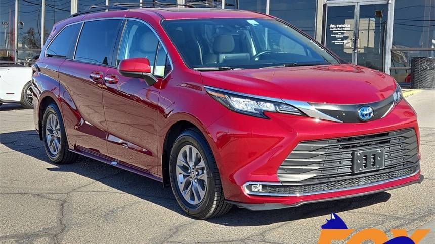 2023 Toyota Sienna XLE — Minivan — 32,350 mi — El Paso, TX