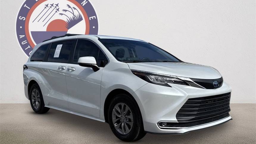 2022 Toyota Sienna XLE — Minivan — 61,957 mi — Pensacola, FL